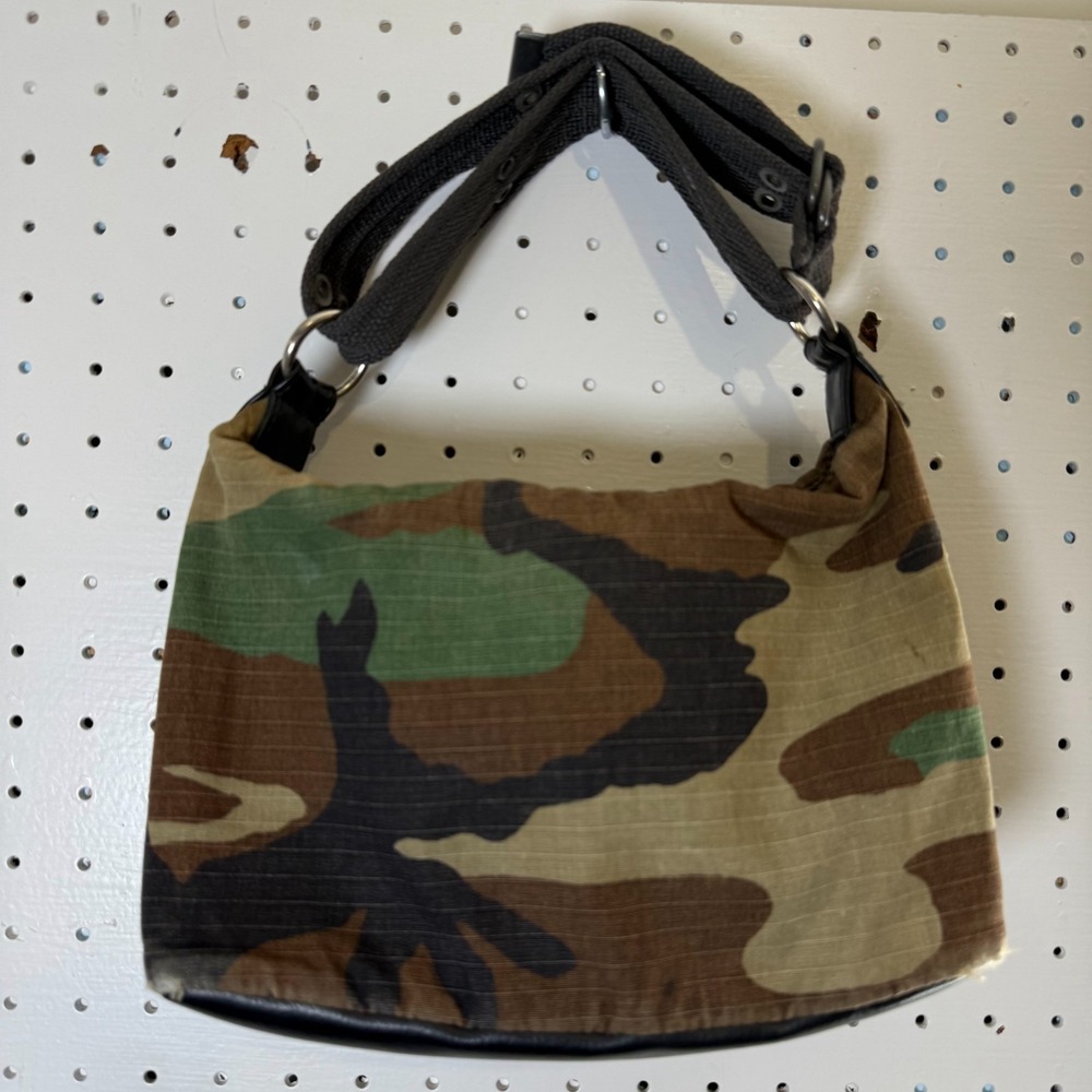 Vintage Steve Madden Camouflage Canvas Adjustable Strap Zipper‎ Shoulder Bag